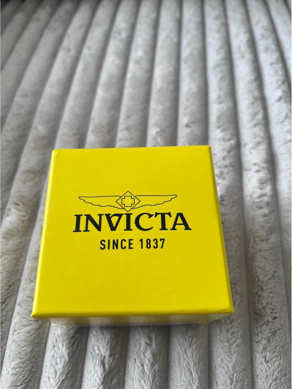 Invicta Men's Black and Gold Watch